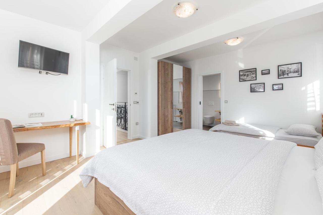 Villa Laura Vrh  外观 照片