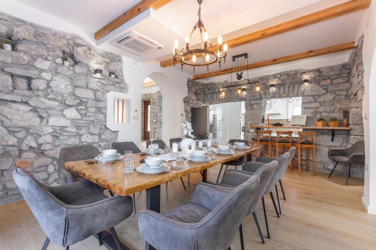 Villa Laura Vrh  外观 照片